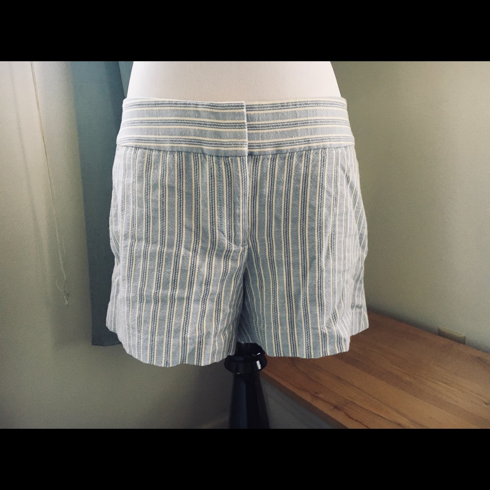 Loft Riviera Shorts Blue Pinstripe Size 2 NWT